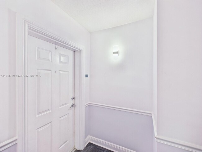 60 NW 37th Ave in Miami, FL - Building Photo - Building Photo