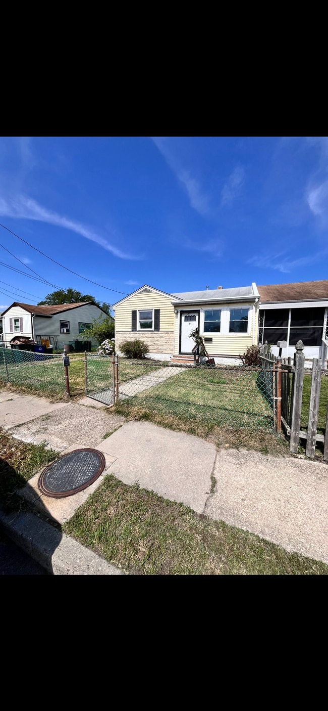 property at 1145 N Michigan Ave