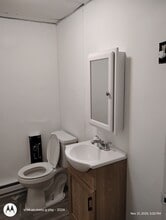 93 Pleasant St in Ware, MA - Foto de edificio - Building Photo