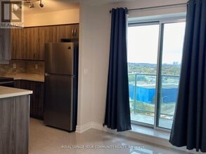 23 Oneida Crescent in Richmond Hill, ON - Building Photo - Building Photo