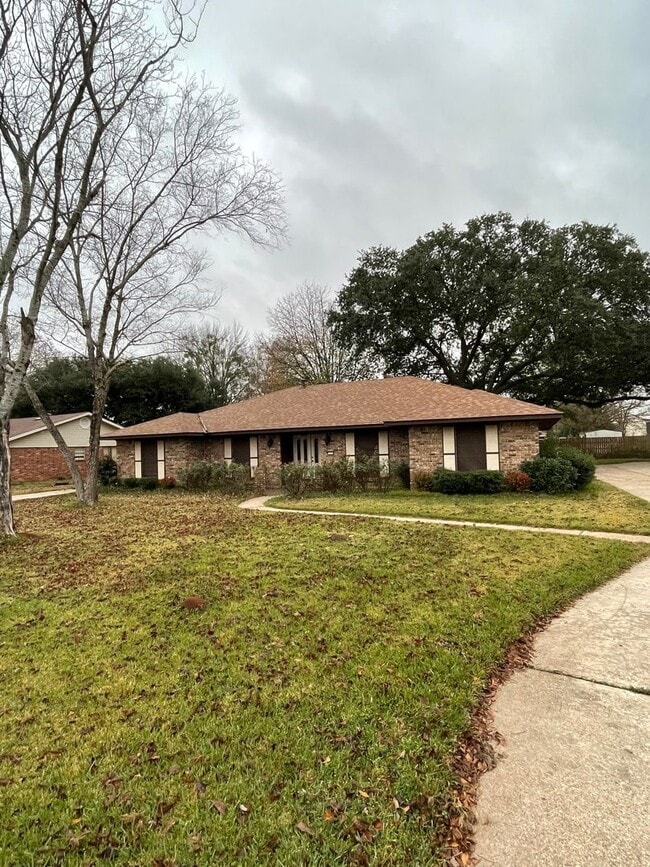 2300 Brownlee Rd in Bossier City, LA - Building Photo - Building Photo