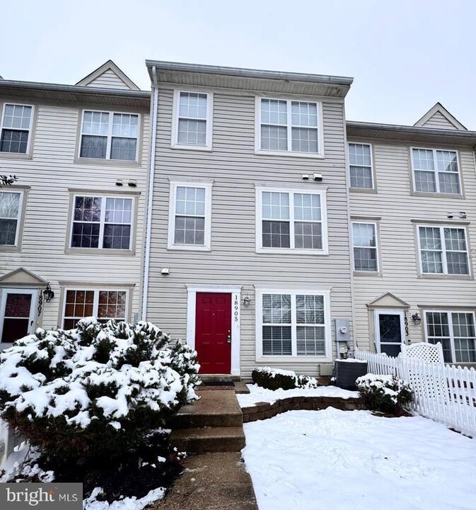 18905 Lark Song Terrace in Germantown, MD - Building Photo