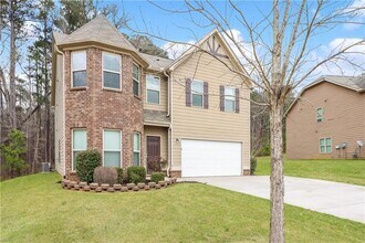 1138 Paramount Dr in Mcdonough, GA - Foto de edificio - Building Photo