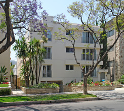 415 N Palm Dr in Beverly Hills, CA - Building Photo - Building Photo