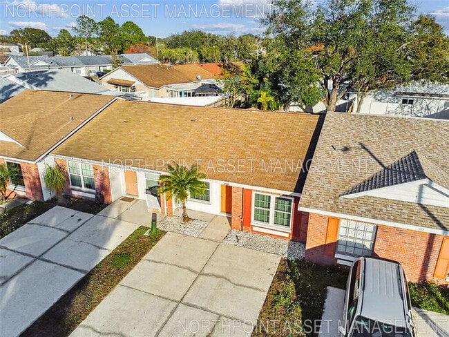 915 Burlwood St in Brandon, FL - Building Photo - Building Photo