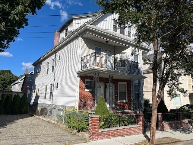 87 Avon St-Unit -87 in Somerville, MA - Building Photo