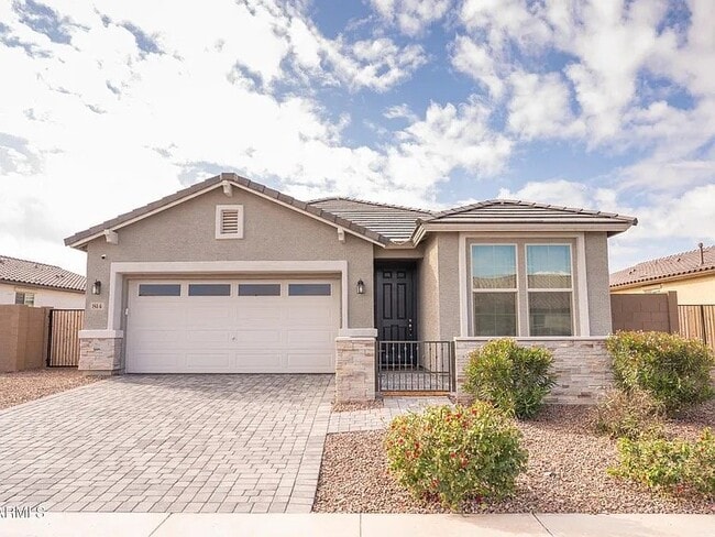 property at 814 S 109th Ave