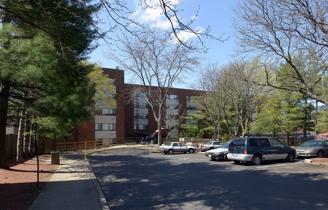 Curtis Arms Apartments in Providence, RI - Foto de edificio - Building Photo