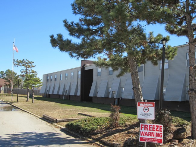 Courtyard Apartments in Seminole, OK - Building Photo - Building Photo