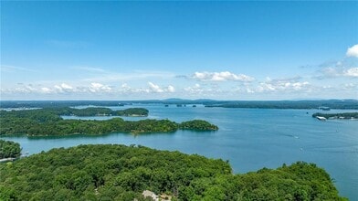 6567 Tahiti Way in Flowery Branch, GA - Building Photo - Building Photo