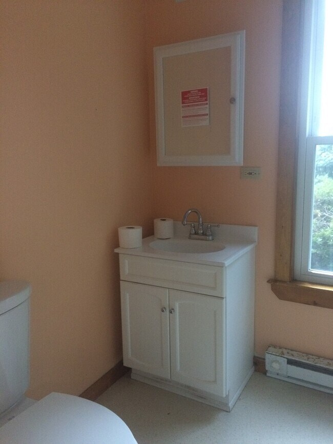 28 Schofield Ave Apartments and Nearby Dudley Apartments For Rent