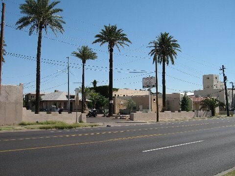 Las Casitas Villas in Phoenix, AZ - Building Photo