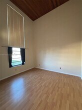 2812 SW 115th Ave in Miami, FL - Foto de edificio - Building Photo