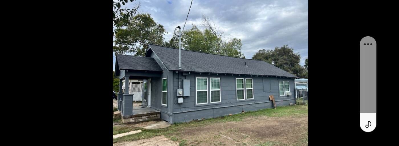 523 Lottie St in Waco, TX - Building Photo