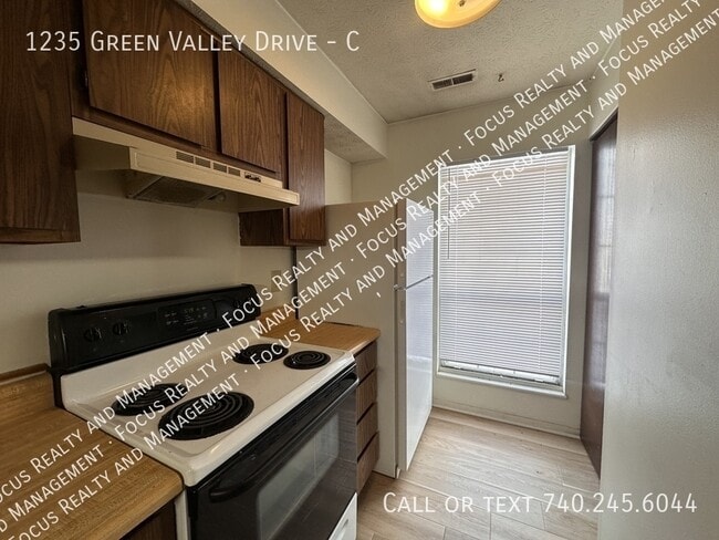 1235 Green Valley Dr