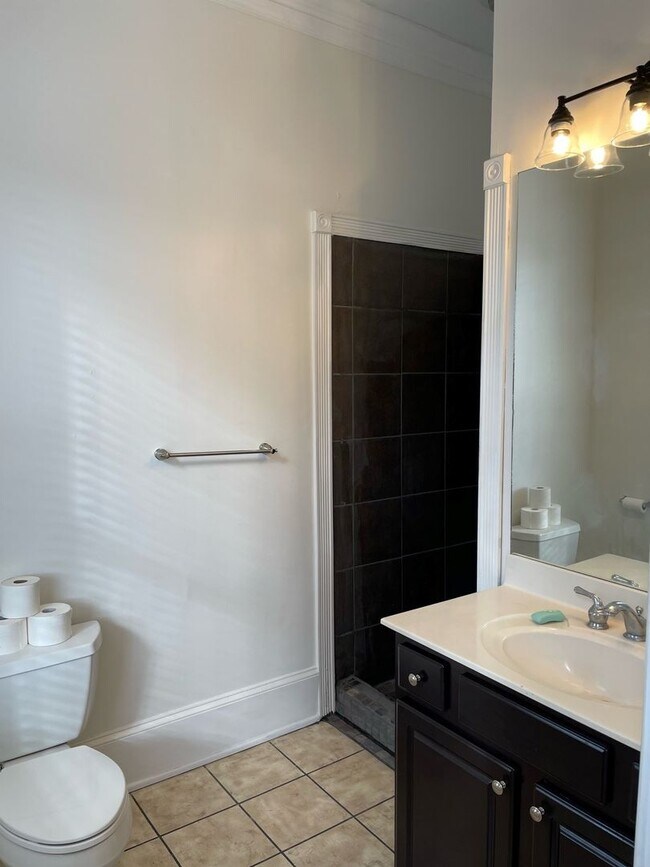 2008 Whitaker St in Savannah, GA - Building Photo - Building Photo