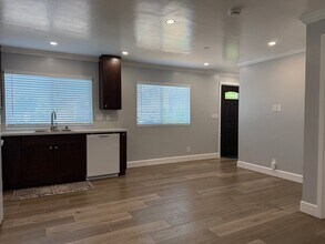 6112 Travers Way in San Diego, CA - Building Photo - Building Photo
