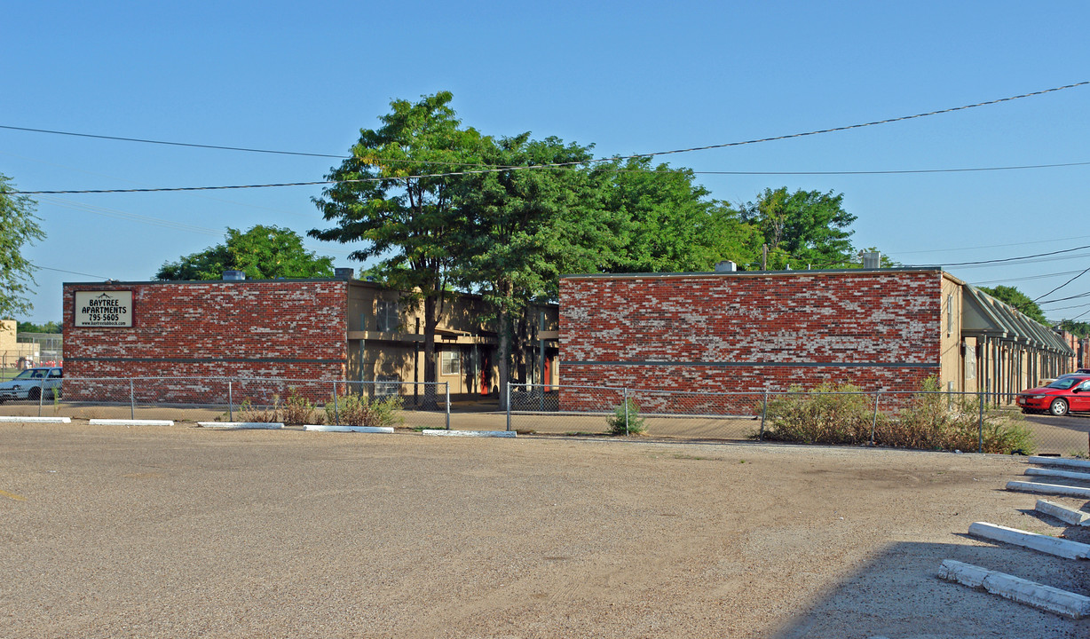 Coronado Crossing in Lubbock, TX - Building Photo