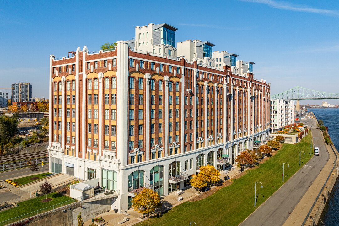 L’Héritage du Vieux-Port in Montréal, QC - Building Photo