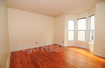 1015 13th Ave SE in Minneapolis, MN - Building Photo - Building Photo