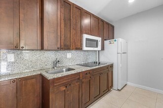 801 Dobbins St in West Palm Beach, FL - Building Photo - Building Photo