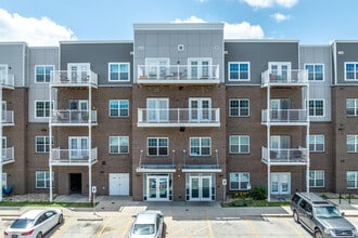 Ashton Flats in Cedar Rapids, IA - Building Photo - Building Photo