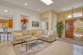 1232 Cam Diestro in Oro Valley, AZ - Building Photo - Building Photo