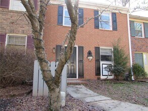1716 Twin Brooks Dr SE in Marietta, GA - Building Photo - Building Photo