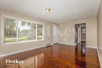 2825 Kessler Blvd Dr in Indianapolis, IN - Building Photo - Building Photo