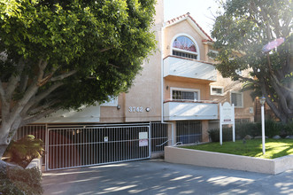 Studio Palms Apartments in Los Angeles, CA - Building Photo - Building Photo