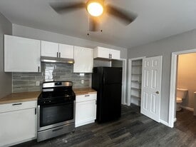 41 Putnam St, Unit #2 in Waterbury, CT - Building Photo