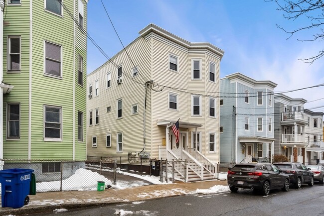 83 Marion St in Somerville, MA - Foto de edificio - Building Photo
