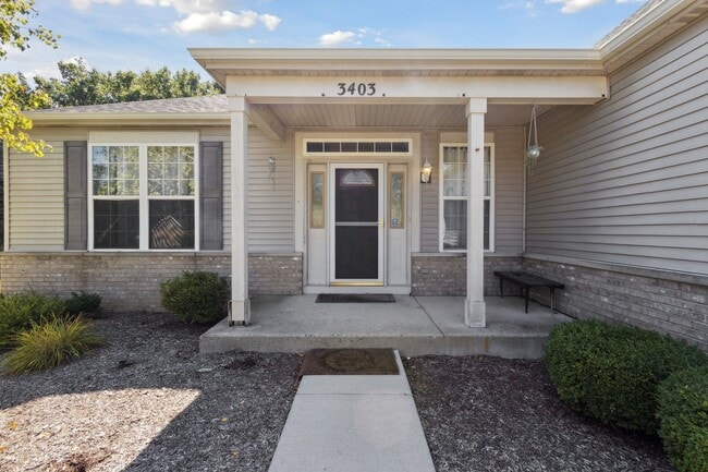 3403 Green Pastures Ln in Carpentersville, IL - Building Photo - Building Photo
