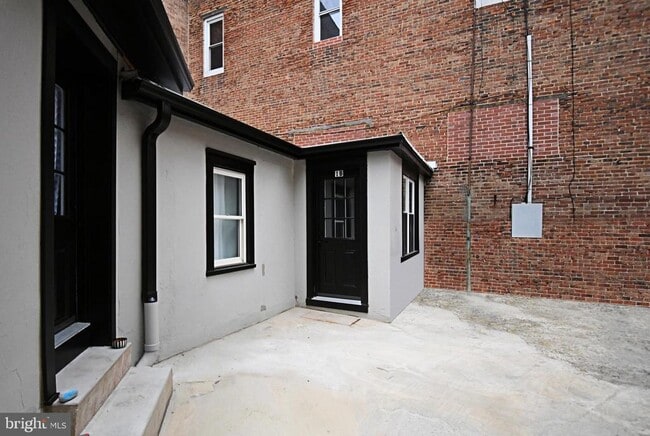 20 S Hanover St in Pottstown, PA - Building Photo - Building Photo