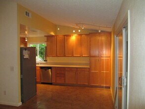 9760 Red Cedar Cir in Sacramento, CA - Building Photo - Building Photo