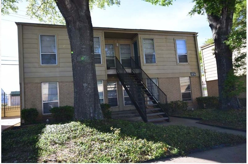 Cedarwood Apartments in Huntsville, TX - Foto de edificio