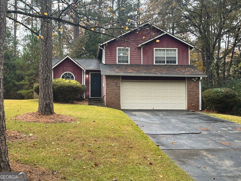 1560 Pin Oak Ln SE in Conyers, GA - Foto de edificio