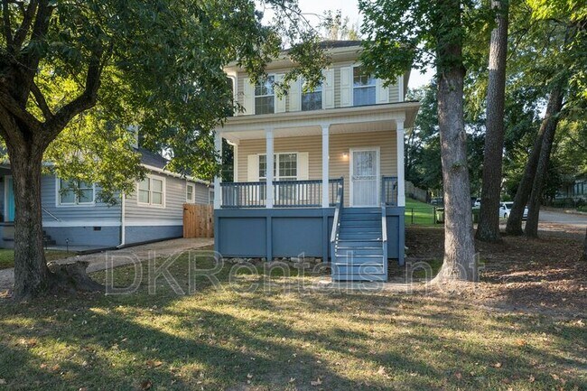 property at 1331 Memorial Dr SE