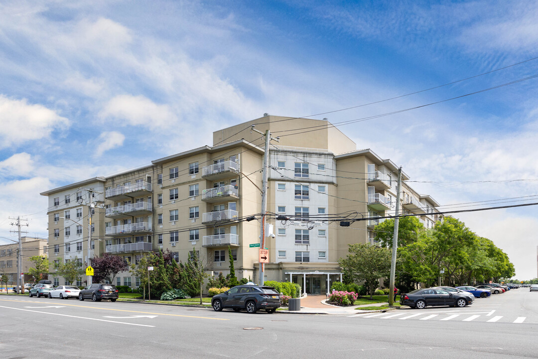 The Coral House in Rockaway Beach, NY - Building Photo