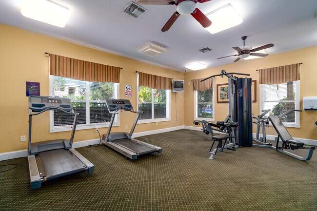 Clarcona Grove Apartments in Orlando, FL - Foto de edificio - Building Photo