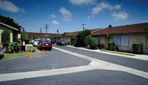8045 Alameda St in Downey, CA - Foto de edificio - Building Photo