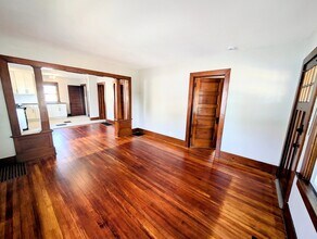 307 5th Ave E in Oskaloosa, IA - Building Photo - Building Photo