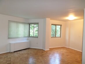 4600 Connecticut Ave NW in Washington, DC - Building Photo - Building Photo