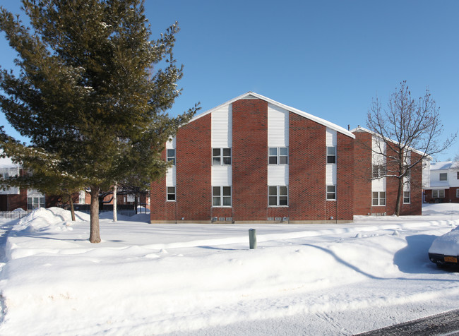 Brogan Manor in Auburn, NY - Building Photo - Building Photo