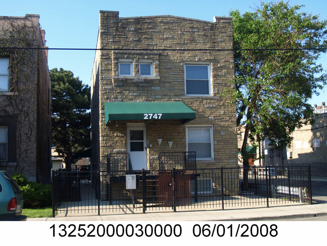 2747 W Belmont Ave in Chicago, IL - Building Photo - Building Photo