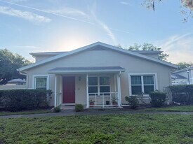 11801 Foxrun Ln in Temple Terrace, FL - Building Photo