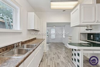 1453 Prouty Ave in Toledo, OH - Foto de edificio - Building Photo