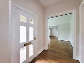 6130 Valley Forge Dr in Houston, TX - Building Photo - Building Photo