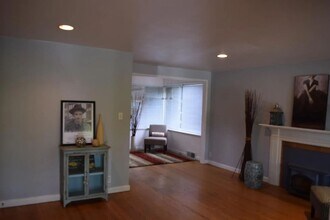 Charming Home in the Heart of Magnolia in Seattle, WA - Building Photo - Building Photo