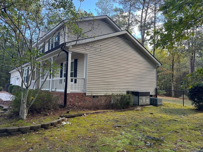 94 S Hillside Dr in Spring Lake, NC - Building Photo - Building Photo
